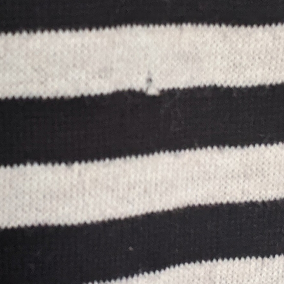 🍁 3/$15 H&M Striped Long Sleeves Thin Knit Sweater Small - Picture 4 of 8